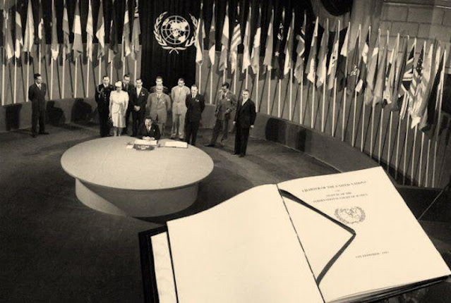 La Conferencia de las Naciones Unidas sobre Organización Internacional (San Francisco, 1945), donde se redactó la Carta de la ONU.